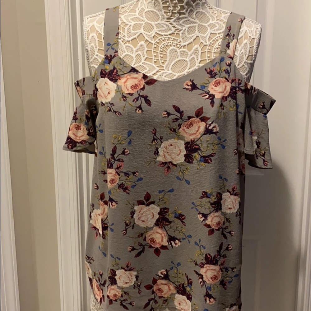 Women’s Floral Cold Shoulder Blouse